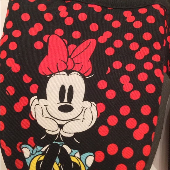 New Disney Potholder & towel set - Picture 4 of 5